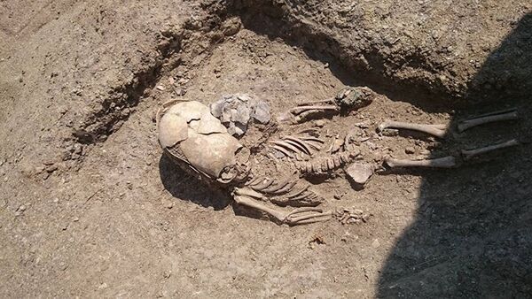 Tìm thấy mộ của người ngoài hành tinh trong cuộc khai quật ở Crưm - Sputnik Việt Nam