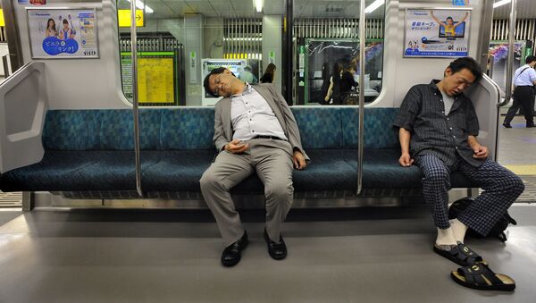 Xe điện ngầm đông đúc nhất Tokyo - Sputnik Việt Nam