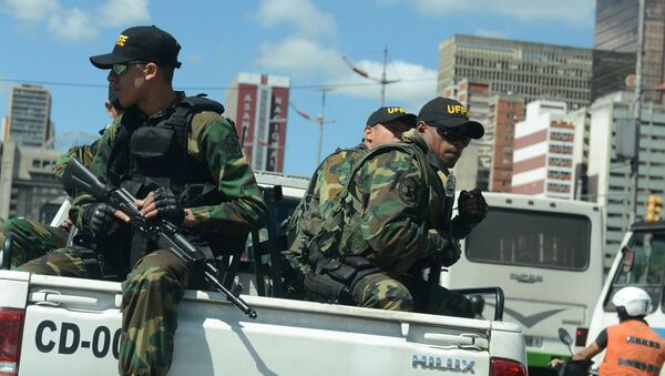 Военные на улице столицы Венесуэлы Каракаса - Sputnik Việt Nam