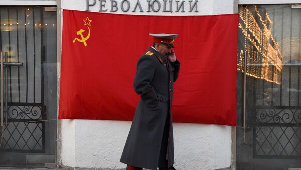 Ein Stalin-Double auf dem Roten Platz in Moskau. Archivbild - Sputnik Việt Nam
