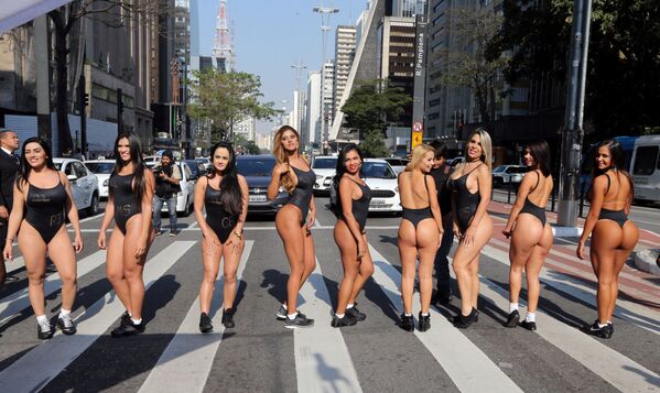 Nữ thí sinh tham gia cuộc thi chọn cặp mông đẹp nhất “Miss Bum Bum ở Sao Paulo, Brazil. - Sputnik Việt Nam