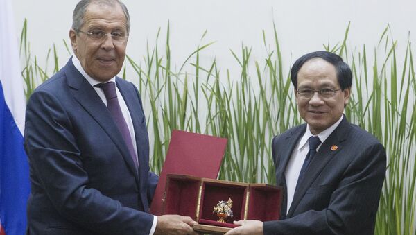 Ngoại trưởng Nga Sergei Lavrov và Tổng thư ký ASEAN Lê Lương Minh - Sputnik Việt Nam