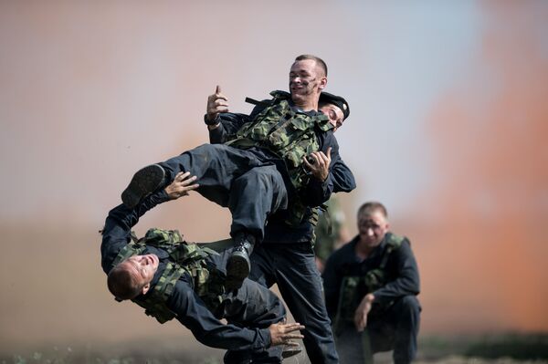 Lực lượng đặc nhiệm Nga thi đấu trong khuôn khổ Thế vận hội Quân đội-2017. - Sputnik Việt Nam