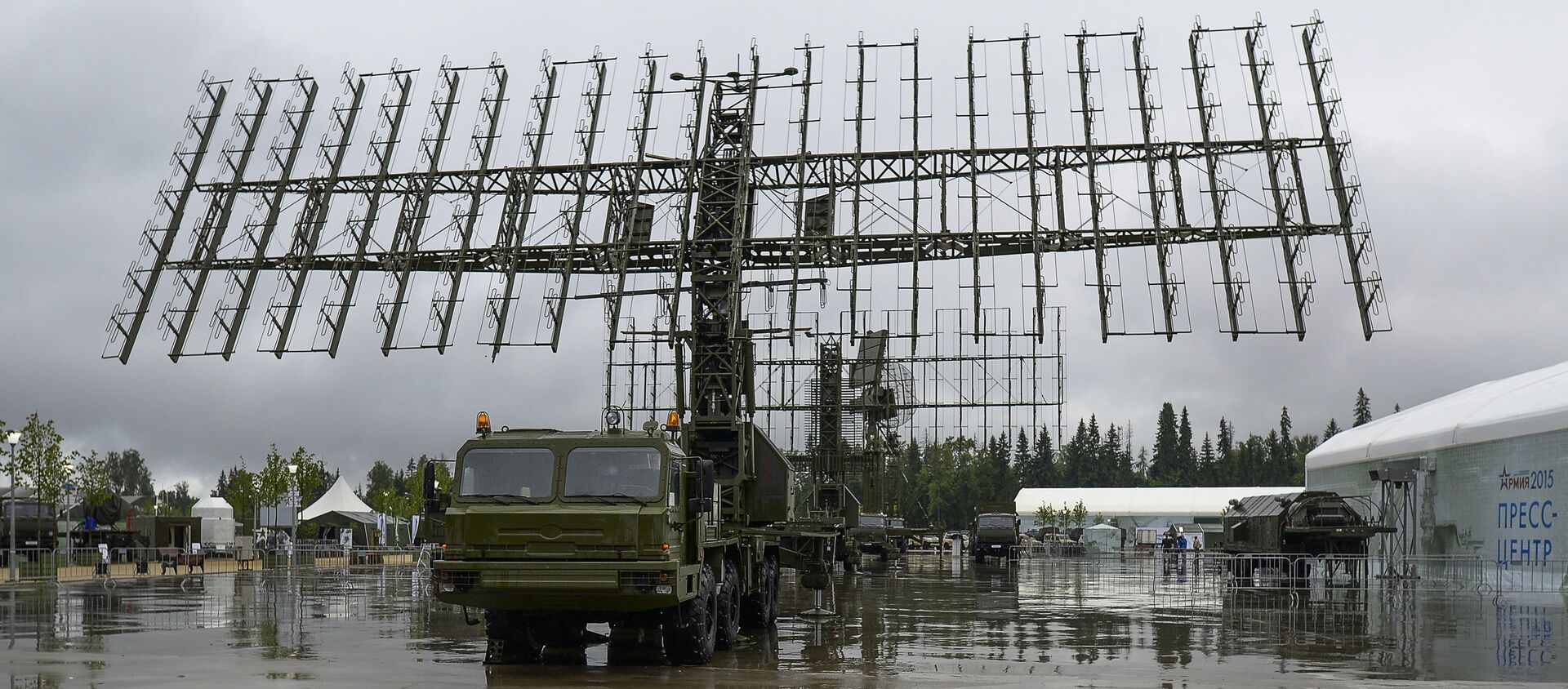 Tổ hợp radar cơ động 55ZH6M Nebo-M tại Diễn đàn Quân đội-2015 - Sputnik Việt Nam, 1920, 17.11.2020