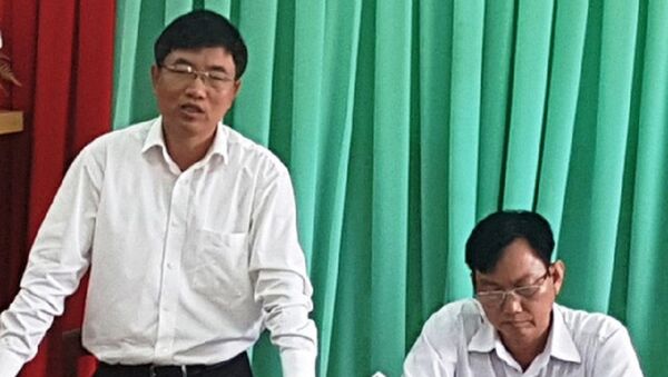 Ông Nguyễn Mạnh Thắng (đứng) tại buổi họp với lãnh đạo tỉnh Tiền Giang - Sputnik Việt Nam