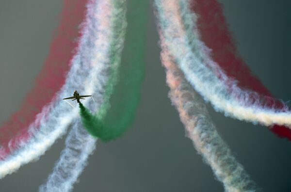 14 tháng Tám. Islamabad. Cuộc trình diễn trên không trong lễ kỷ niệm 70 năm Pakistan giành độc lập. - Sputnik Việt Nam