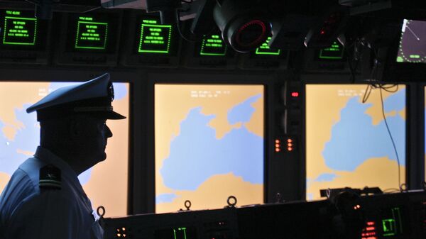 Пульт управления американского ракетного крейсера USS Monterey в порту румынского города Констанца на Черном море - Sputnik Việt Nam