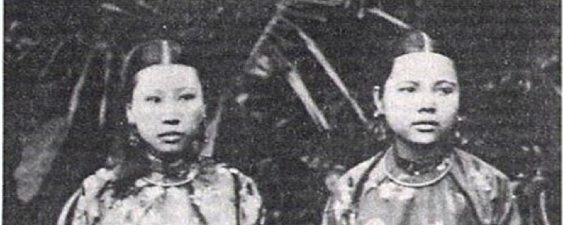 Hai trong số rất nhiều cung phi của vua Thành Thái. - Sputnik Việt Nam, 1920, 21.08.2017