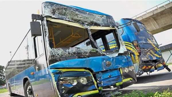 Hai chiếc xe buýt chở VĐV Myanmar, Philippines và Thái Lan tham dự SEA Games đã đụng vào nhau - Sputnik Việt Nam