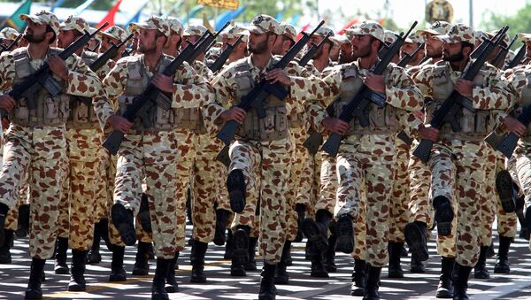 Солдаты на параде в честь Дня армии в Тегеране - Sputnik Việt Nam