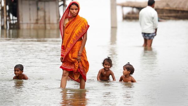 Lại là Ấn Độ. Trong ngôi làng bị ngập lụt ở bang Bihar. - Sputnik Việt Nam