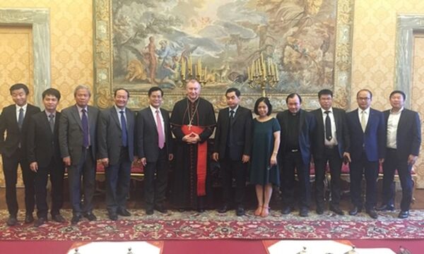 Đoàn liên ngành Việt Nam tới thăm và làm việc tại Tòa Thánh Đoàn liên ngành Việt Nam tới thăm và làm việc tại Tòa Thánh - Sputnik Việt Nam