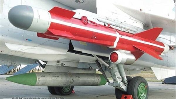 Tên lửa chống hạm Kh-59MK lắp trên cường kích Su-24 - Sputnik Việt Nam