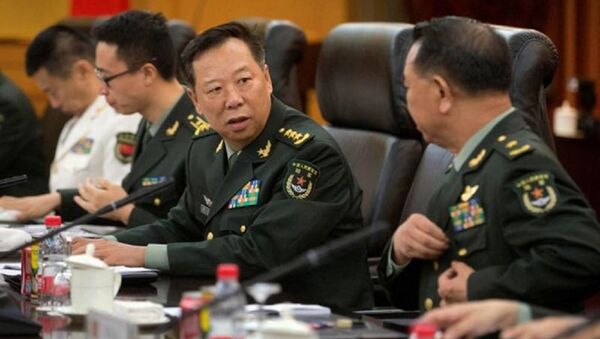 Tân Tổng tham mưu trưởng quân đội Trung Quốc Lý Tác Thành (giữa) - Sputnik Việt Nam