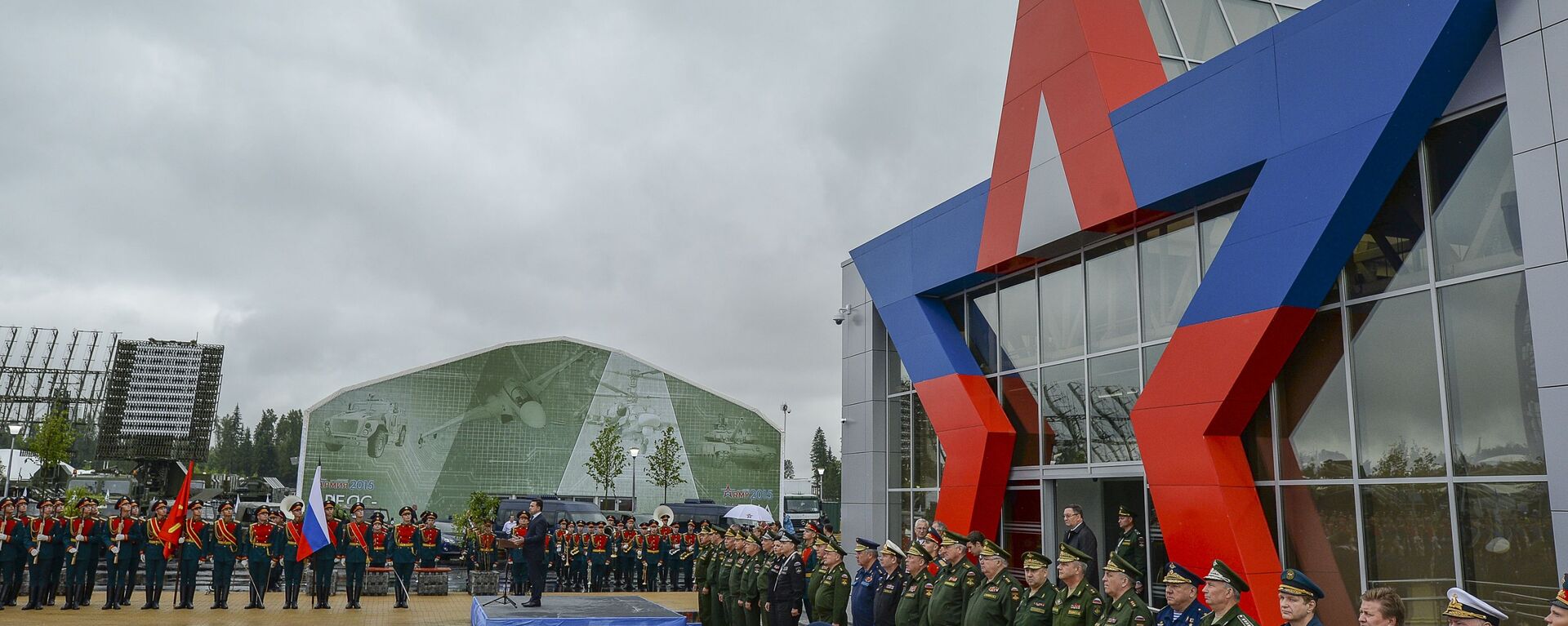 Tỉnh trưởng Tỉnh Moskva Andrei Borobev tại  lễ khai mạc Diễn đàn Quốc tế “Quân đội – 2015”  - Sputnik Việt Nam, 1920, 10.08.2022