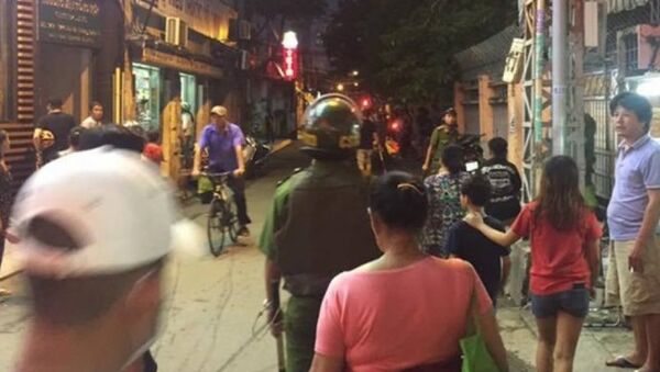 Cảnh sát nổ súng ở quận 1 khống chế thanh niên hung hãn - Sputnik Việt Nam