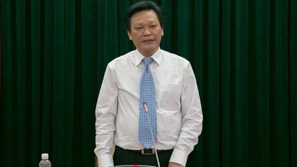 Thứ trưởng Nguyễn Duy Thăng thông tin với báo chí về việc thất lạc hồ sơ gốc bổ nhiệm Trịnh Xuân Thanh. - Sputnik Việt Nam