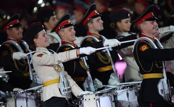 Các nhạc sĩ từ dàn nhạc thiếu sinh quân Trường âm nhạc quân đội mang tên trung tướng V.M. Khalilov - Sputnik Việt Nam