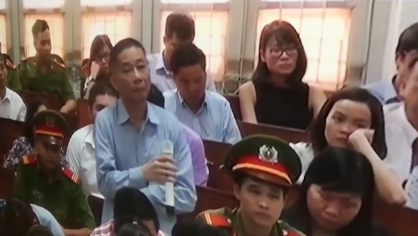 Nguyên kế toán trưởng PVN thừa nhận cầm tiền khủng - Sputnik Việt Nam