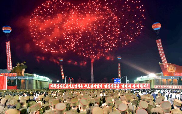 Pháo hoa ở trung tâm Bình Nhưỡng chào mừng thử nghiệm thành công bom hydro ở Triều Tiên - Sputnik Việt Nam