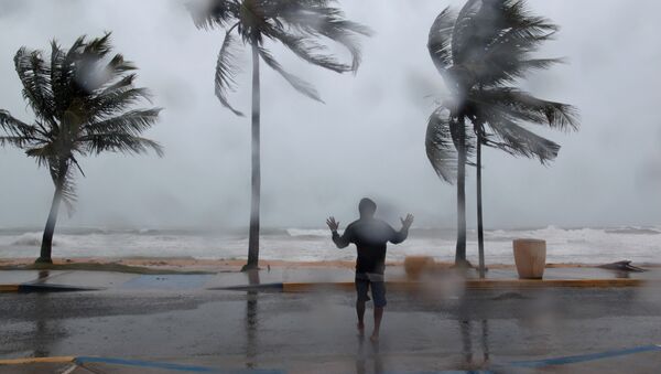 Siêu bão Irma hoành hành ở Puerto Rico. - Sputnik Việt Nam