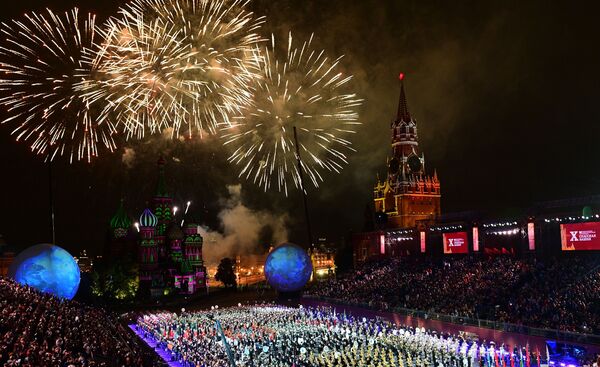 Nghi lễ bế mạc Liên hoan quân nhạc quốc tế Tháp Spasskaya lần thứ 10  ở Matxcơva. - Sputnik Việt Nam