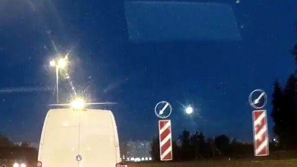 Camera tự hành trên xe hơi chộp được hình ảnh quả cầu lửa - Sputnik Việt Nam