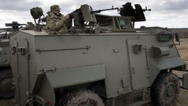 Quân đội Ukraine đã nhận lô 55 xe bọc thép Saxon của Anh - Sputnik Việt Nam