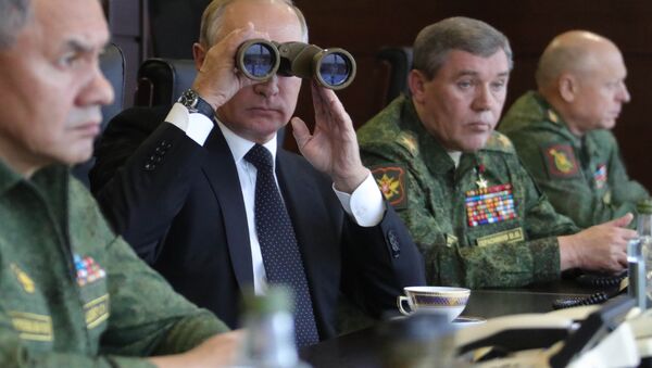 Tổng thống Nga Vladimir Putin thị sát kiểm tra hoạt động của lực lượng vũ trang Quốc gia Liên minh Nga-Belarus - Sputnik Việt Nam