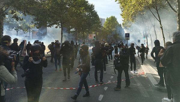 Những người tham gia mít- tinh phản đối cải cách lao động tại Paris, Pháp - Sputnik Việt Nam