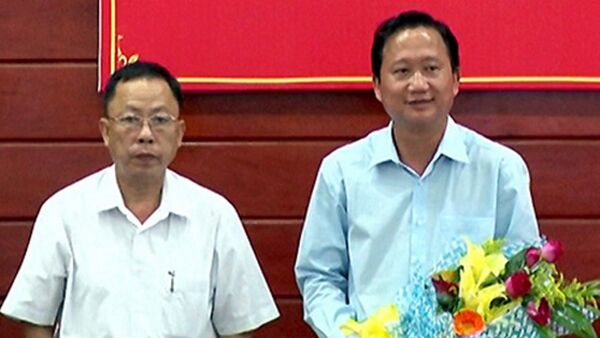 Ông Chánh (phải) là người xin Trịnh Xuân Thanh về Hậu Giang. - Sputnik Việt Nam