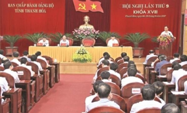 Ông Trịnh Văn Chiến - Bí thư Tỉnh uỷ Thanh Hoá chủ trì hội nghị Ban chấp hành Đảng bộ tỉnh Thanh Hóa lần thứ 9, khoá XVIII. Ông Trịnh Văn Chiến - Bí thư Tỉnh uỷ Thanh Hoá chủ trì hội nghị Ban chấp hành Đảng bộ tỉnh Thanh Hóa lần thứ 9, khoá XVIII. - Sputnik Việt Nam