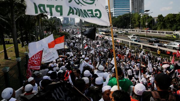 Vào ngày 30 tháng 9, hàng ngàn người biểu tình đã xuống đường ở Jakarta - Sputnik Việt Nam
