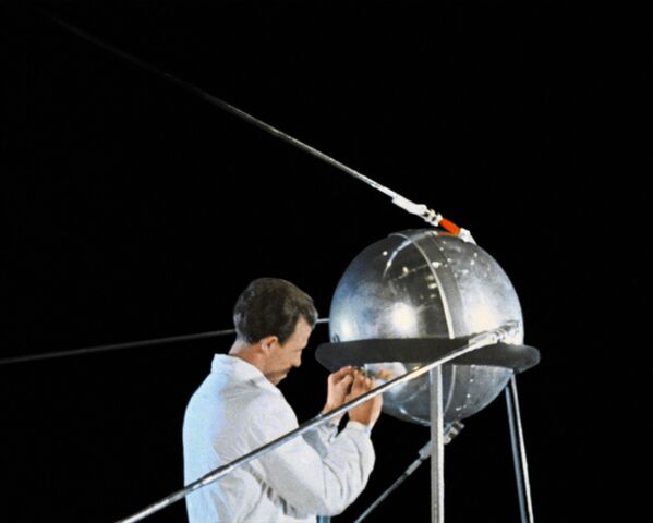 Chuẩn bị cho chuyến bay của vệ tinh nhân tạo đầu tiên. - Sputnik Việt Nam