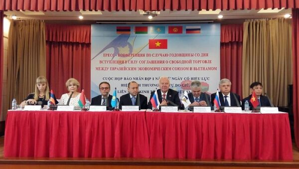 Họp báo có sự tham gia của đại diện các nước thành viên EAEU và Việt Nam. - Sputnik Việt Nam