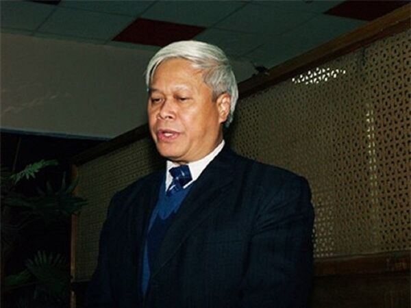 Nhà thơ TS Nguyễn Huy Hoàng Nhà thơ TS Nguyễn Huy Hoàng - Sputnik Việt Nam