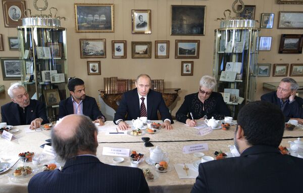 Ngày 7 tháng 10 năm 2009, Vladimir Putin đã có cuộc gặp các nhà văn Ngày 7 tháng 10 năm 2009, Vladimir Putin đã có cuộc gặp các nhà văn - Sputnik Việt Nam