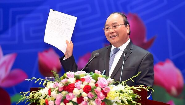 Tại Hội nghị với doanh nghiệp ngày 17/5, Thủ tướng Nguyễn Xuân Phúc công bố Chỉ thị số 20 về việc không thanh tra doanh nghiệp một năm quá một lần. - Sputnik Việt Nam