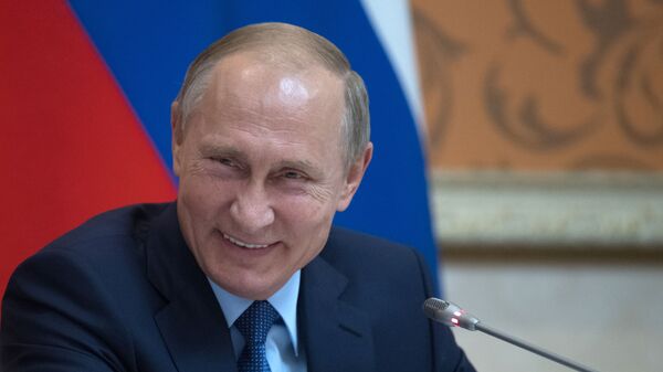 Ông Putin cười  - Sputnik Việt Nam