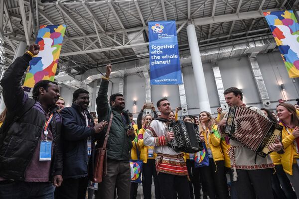 Các thành viên tham gia Festival Thanh niên và Sinh viên thế giới lần thứ XIX tại  Sochi. - Sputnik Việt Nam