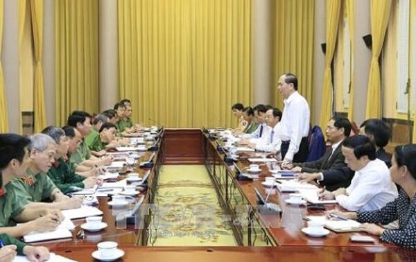 Chủ tịch nước Trần Đại Quang đã có buổi làm việc với Bộ Công an, Bộ Quốc phòng và các cơ quan liên quan về công tác bảo đảm an ninh, an toàn Tuần lễ Cấp cao APEC 2017. Chủ tịch nước Trần Đại Quang đã có buổi làm việc với Bộ Công an, Bộ Quốc phòng và các cơ quan liên quan về công tác bảo đảm an ninh, an toàn Tuần lễ Cấp cao APEC 2017. - Sputnik Việt Nam