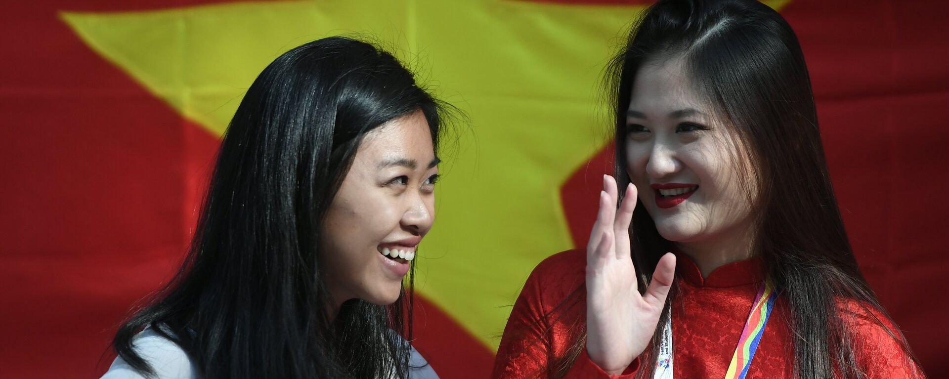 Đại biểu Việt Nam tham gia Festival Thanh niên và Sinh viên thế giới lần thứ XIX tại Sochi. - Sputnik Việt Nam, 1920, 06.10.2021