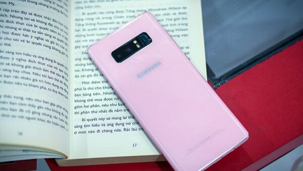 Phiên bản màu hồng của Galaxy Note 8 đã có mặt tại một số cửa hàng ở TP.HCM. - Sputnik Việt Nam