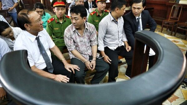 Nguyễn Minh Hùng và Nguyễn Mạnh Cường trước giờ xét xử - Sputnik Việt Nam