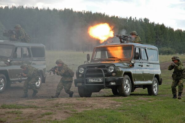 Lính đặc nhiệm Bộ Quốc phòng LB Nga tập trận chống khủng bố Sứ mệnh hòa bình-2007 ở Ural. - Sputnik Việt Nam
