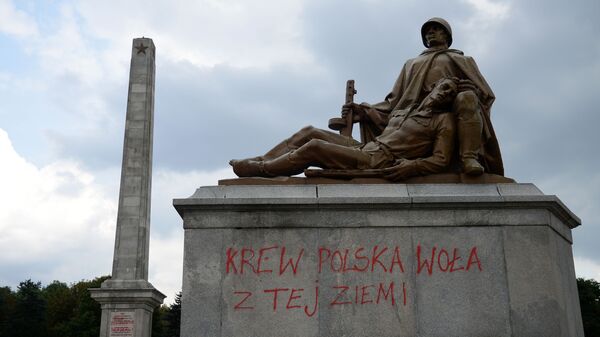 Đài tưởng niệm người lính Hồng quân tại Warszawa - Sputnik Việt Nam