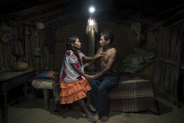 Bức ảnh Chân dung điện Mặt trời Mexico 05 (Solar portraits Mexico 05) của nhiếp ảnh gia Ruben Salgado Escudero. - Sputnik Việt Nam
