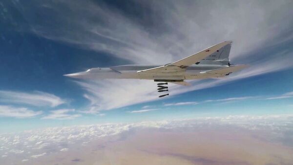 Máy bay ném bom giáng đòn tấn công IS* ở Syria - Sputnik Việt Nam