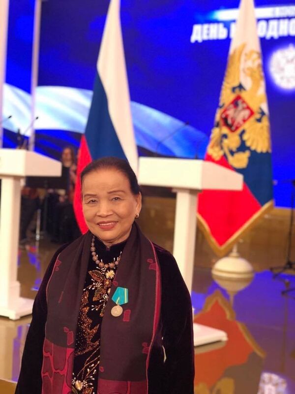 Bà Nguyễn Tuyết Minh dự lễ trao tặng giải thưởng Nhà nước Nga trong điện Kremlin - Sputnik Việt Nam