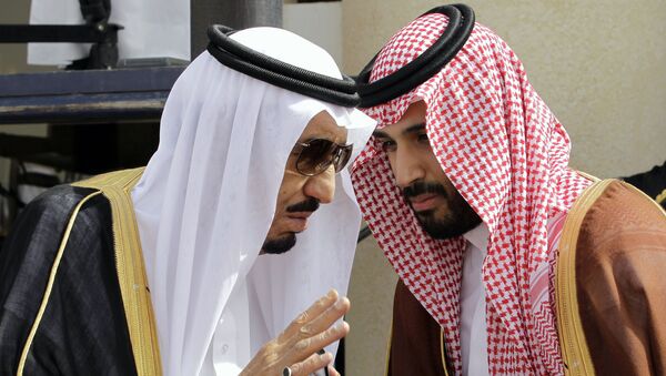 Quốc vương Saudi Arabia Salman bin Abdul Aziz với Thái tử Mohammed Ben Salman - Sputnik Việt Nam